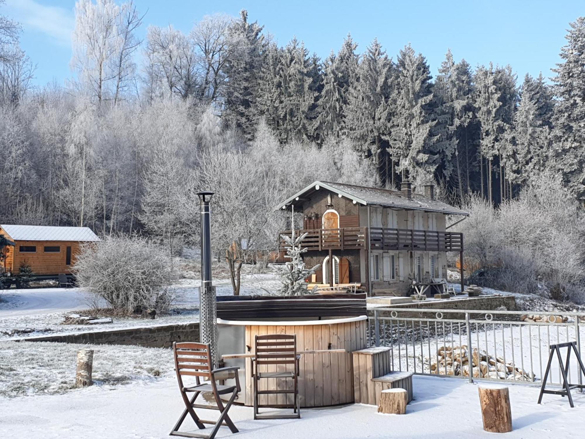 White Wood Villa Darney Buitenkant foto